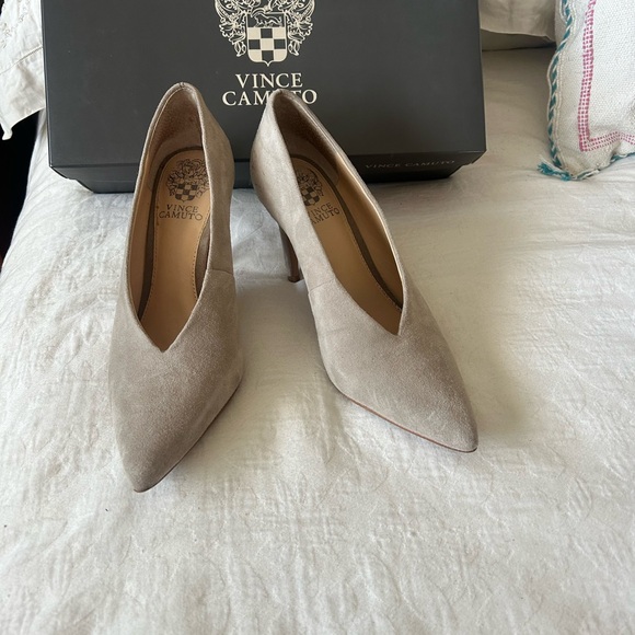 Vince Camuto Women's Taupe Heels - Picture 1 of 5